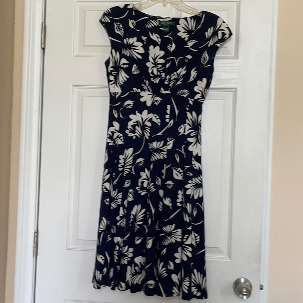 Ralph Lauren navy blue and white floral print short sleeve dress knee length.